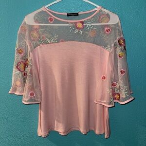 Cha Cha Vente Pink Floral Mesh Blouse